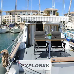 Nuits Insolites Bateau A Quai Port L'explorer Fréjus